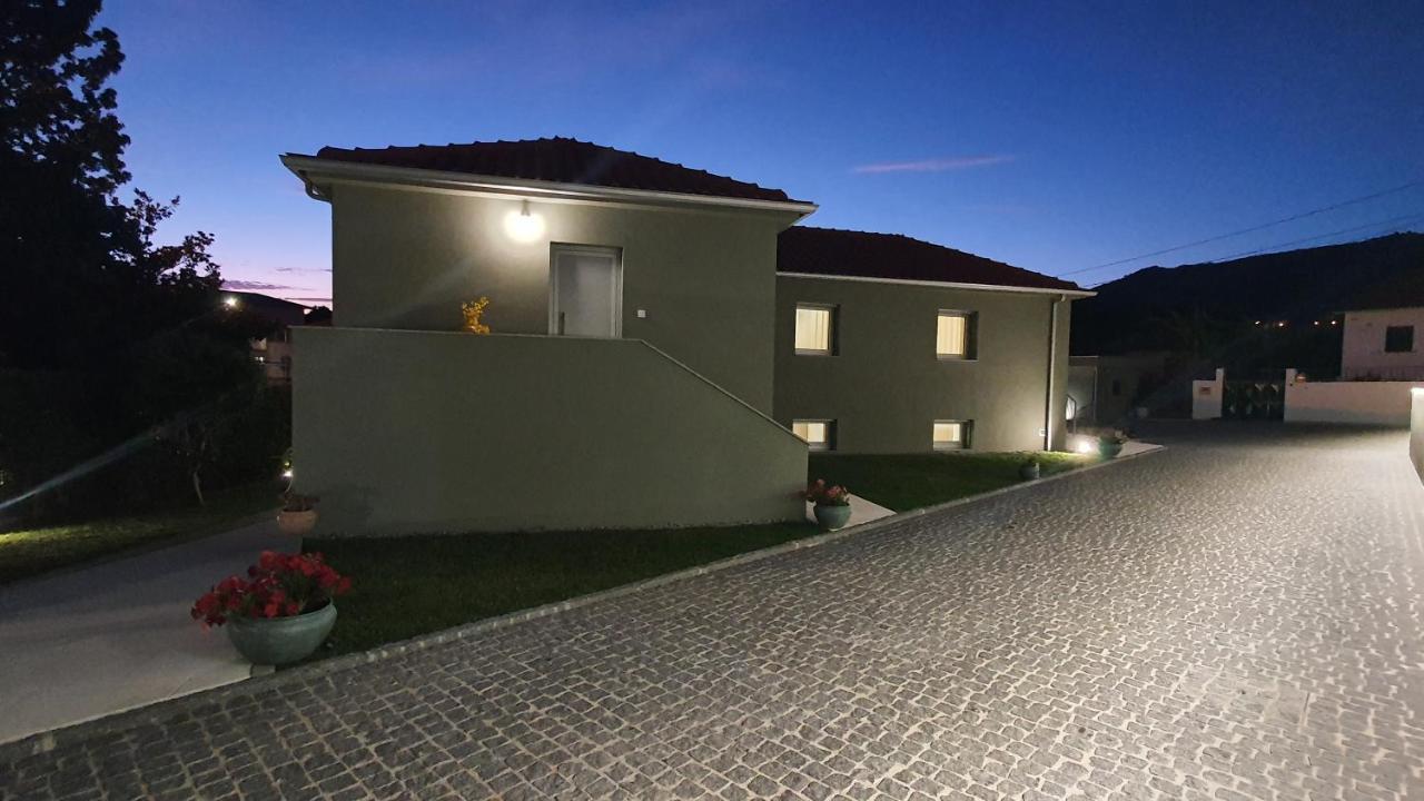 Barrio Apartments Amares Exterior photo